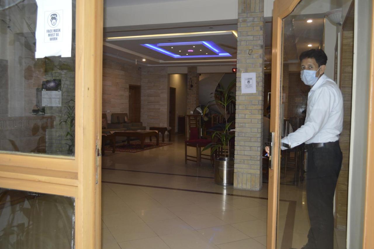 New Shelton Guest House Islamabad Bagian luar foto