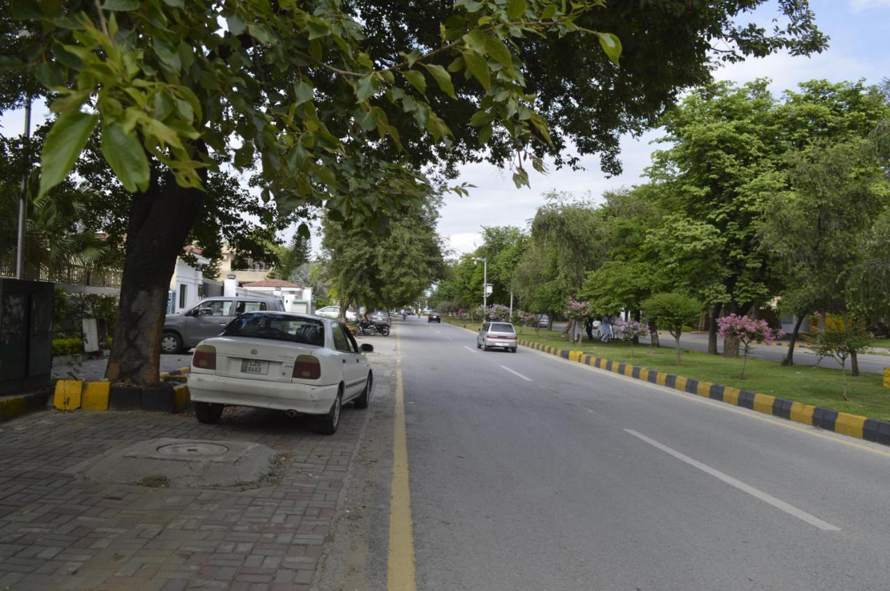 New Shelton Guest House Islamabad Bagian luar foto