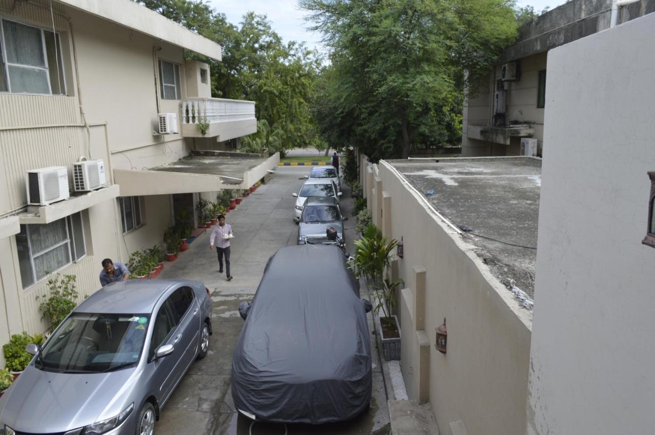 New Shelton Guest House Islamabad Bagian luar foto