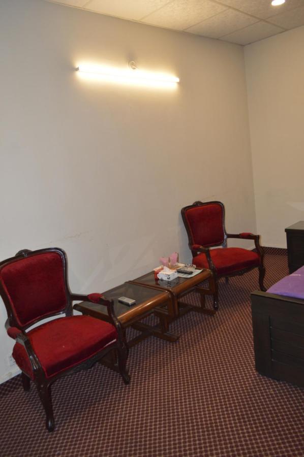 New Shelton Guest House Islamabad Bagian luar foto