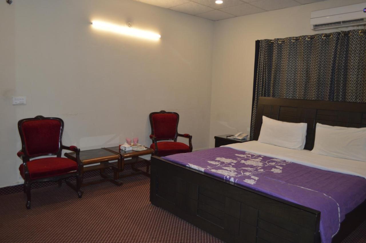 New Shelton Guest House Islamabad Bagian luar foto