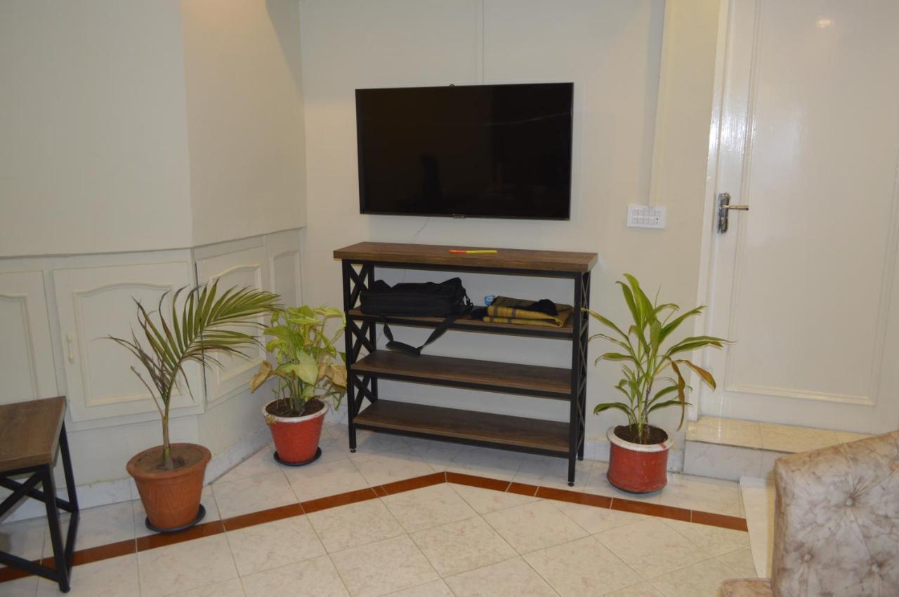 New Shelton Guest House Islamabad Bagian luar foto