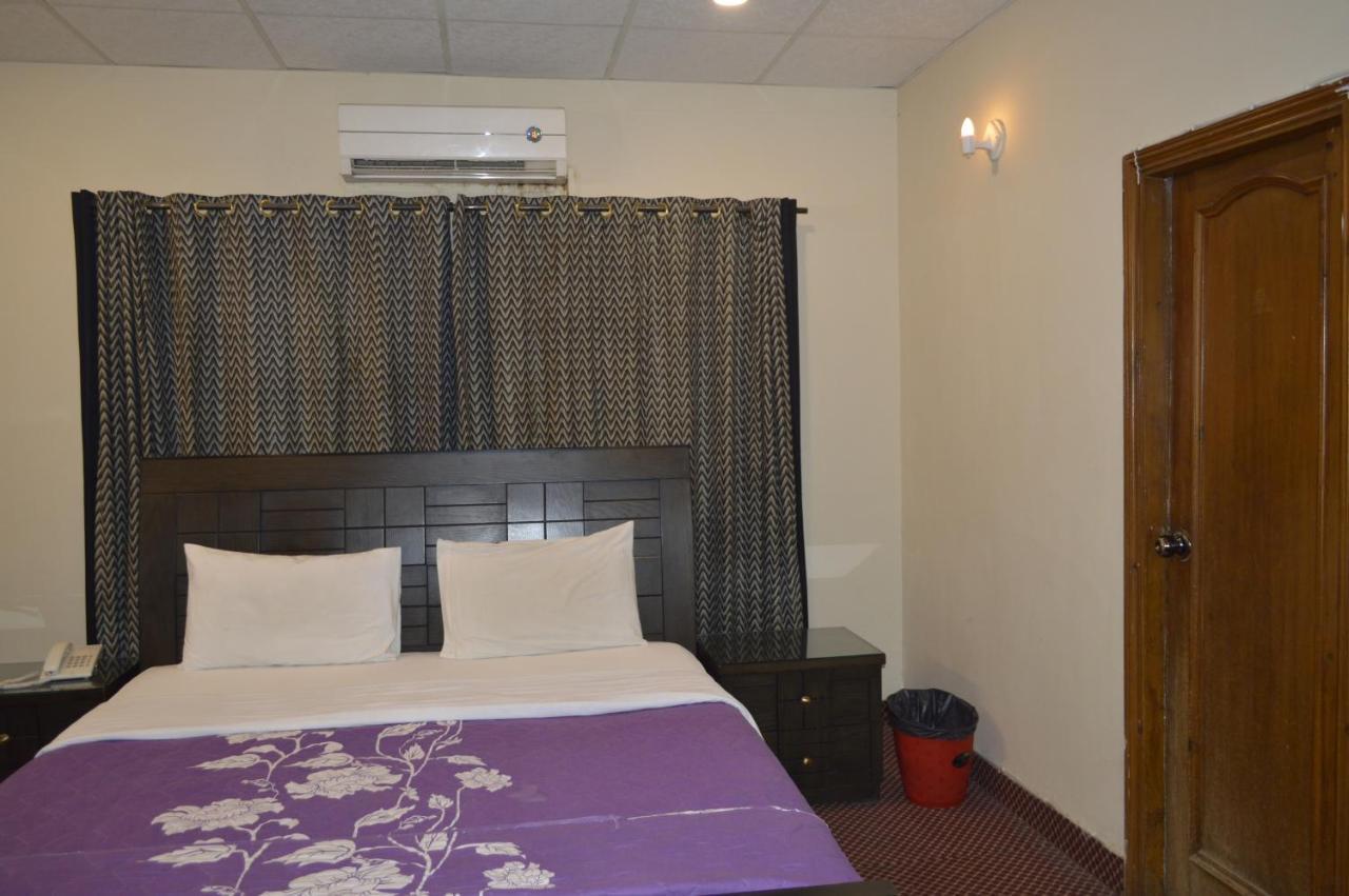 New Shelton Guest House Islamabad Bagian luar foto