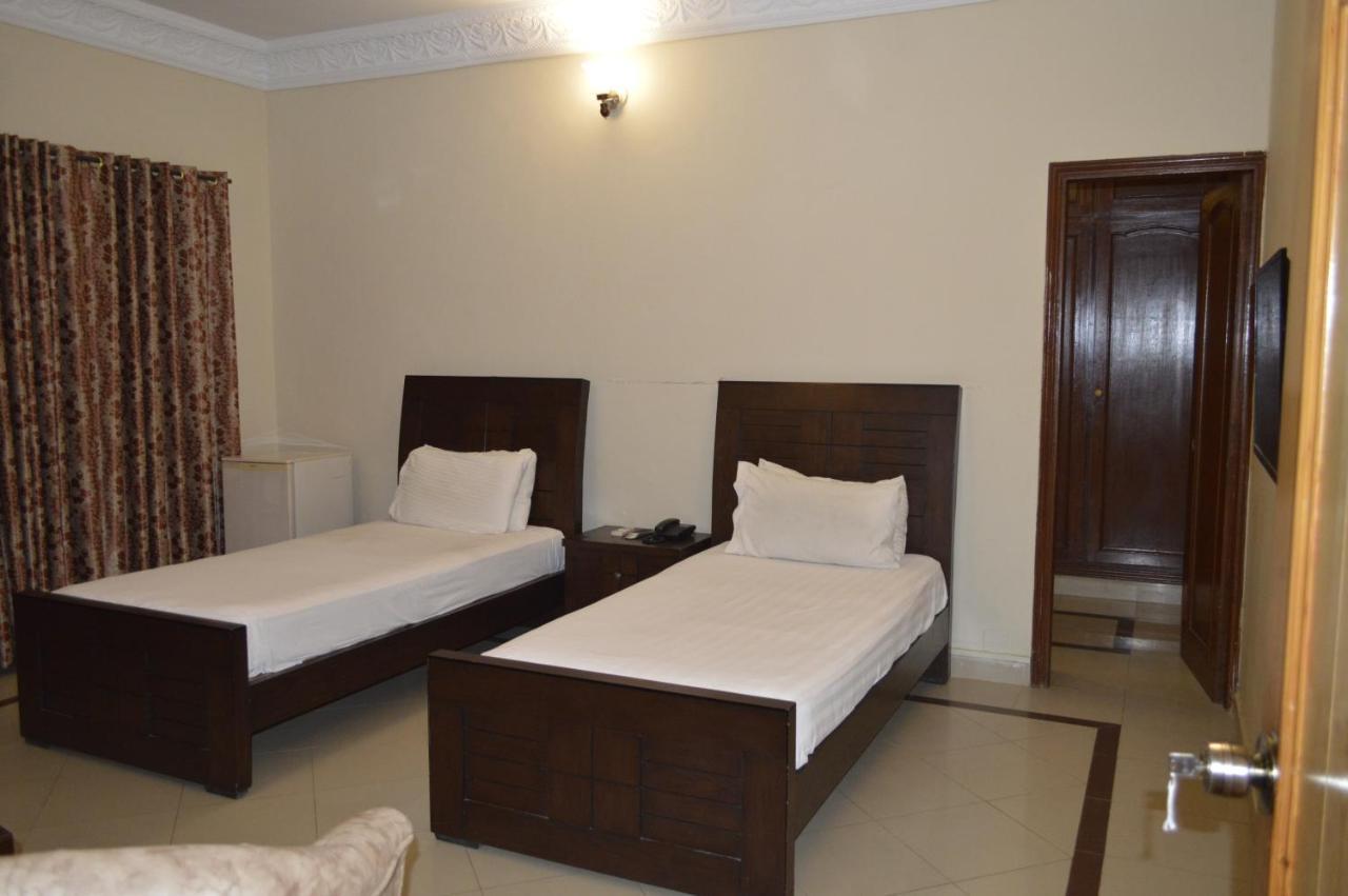 New Shelton Guest House Islamabad Bagian luar foto