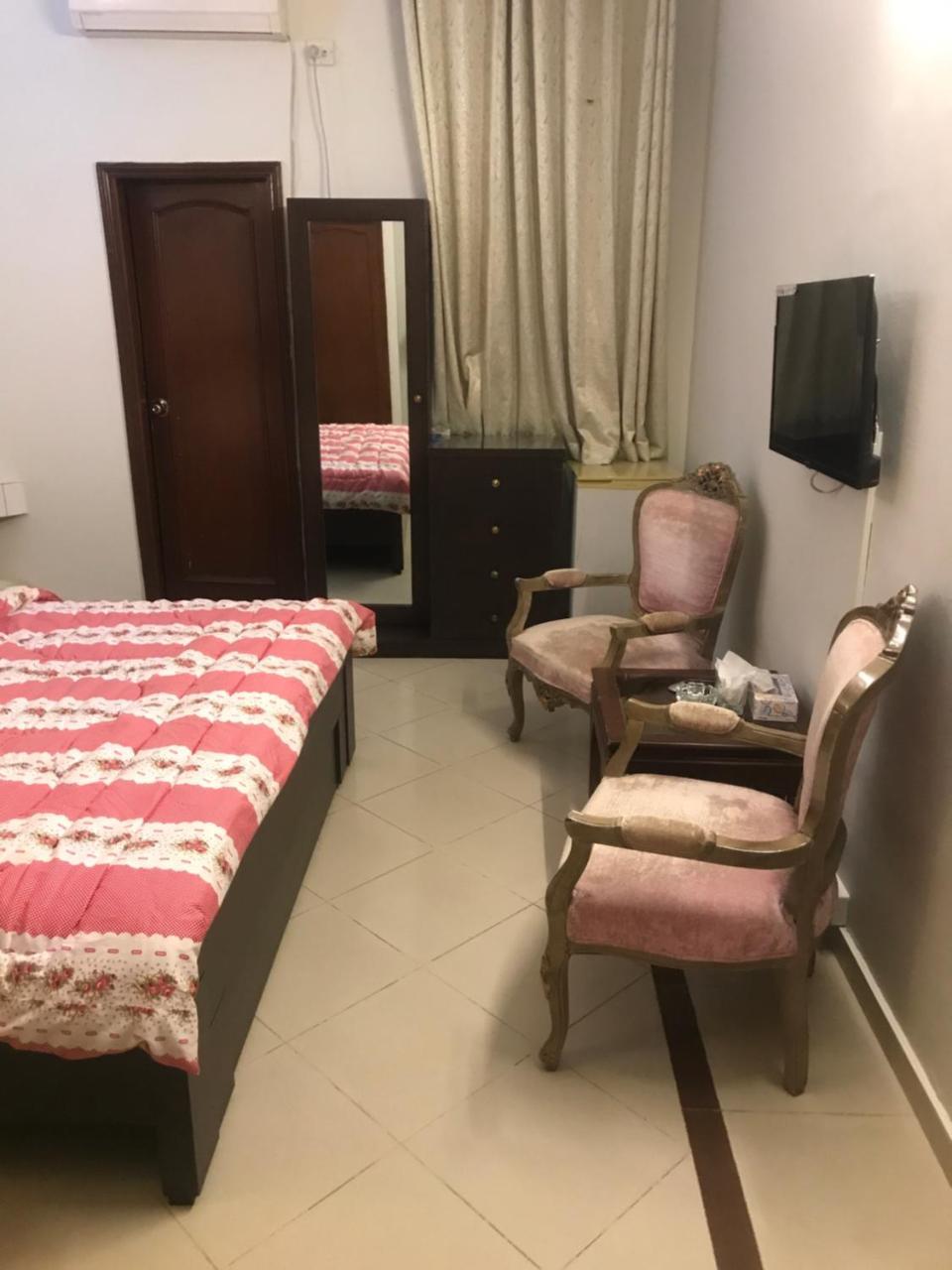 New Shelton Guest House Islamabad Bagian luar foto