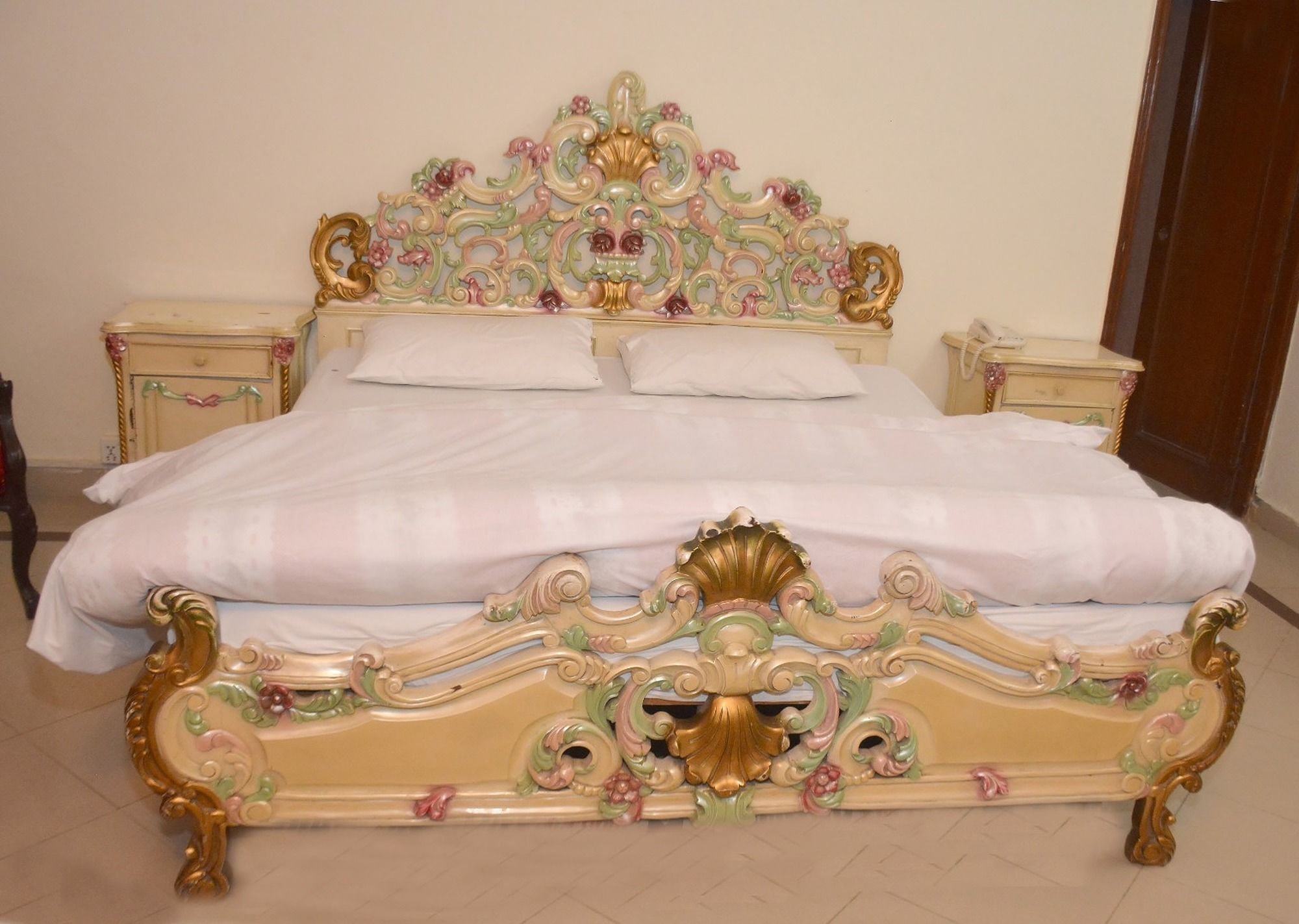New Shelton Guest House Islamabad Bagian luar foto
