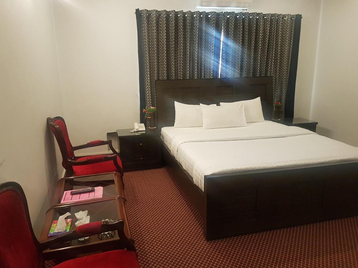 New Shelton Guest House Islamabad Bagian luar foto