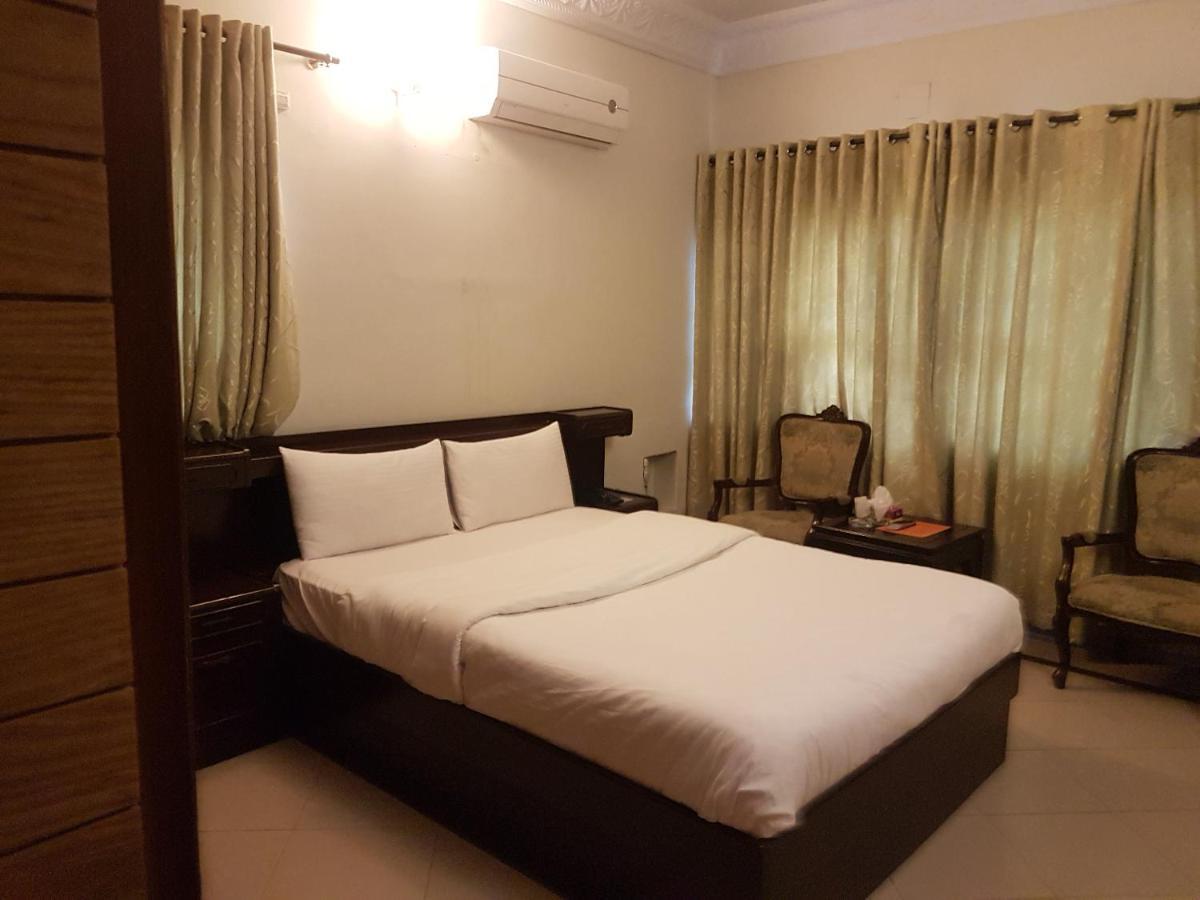 New Shelton Guest House Islamabad Bagian luar foto
